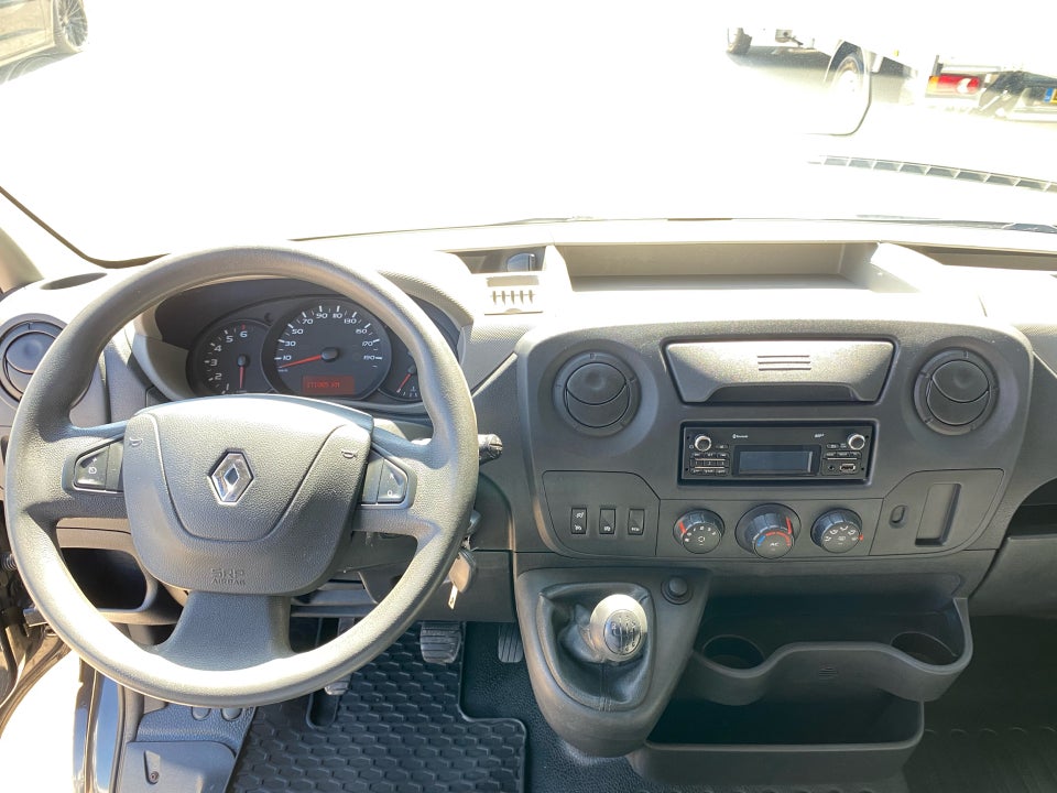 Renault Master III T35 2,3 dCi 135 L2H2 Kassevogn