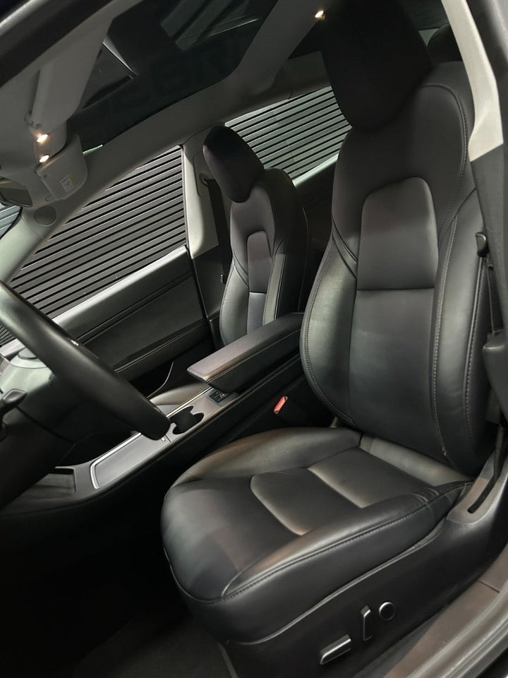 Tesla Model 3 Long Range AWD 4d