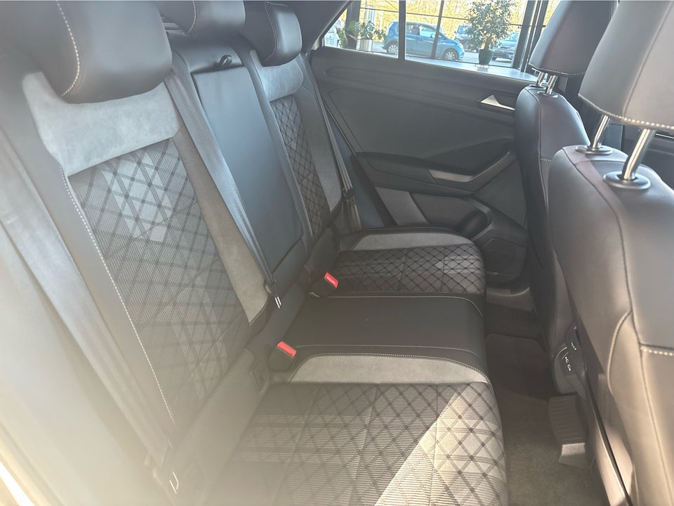 VW T-Roc 1,5 TSi 150 R-line+ DSG 5d