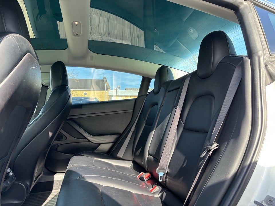 Tesla Model 3 Long Range AWD 4d