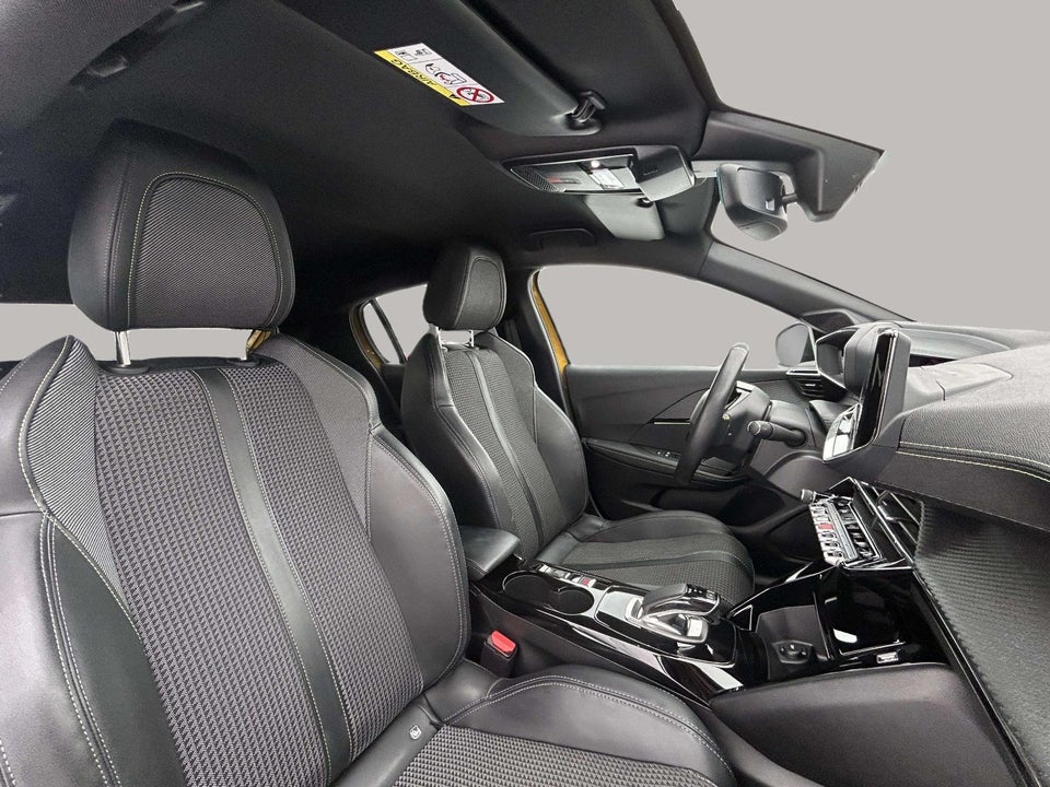 Peugeot e-208 50 GT 5d