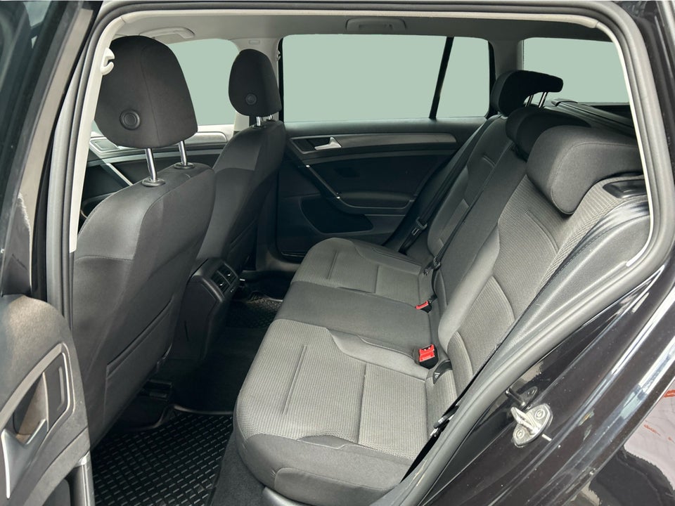 VW Golf VII 1,6 TDi 115 Comfortline Variant 5d