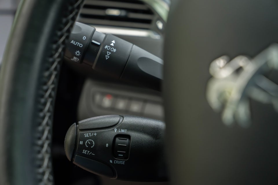 Peugeot 208 1,6 BlueHDi 100 Allure Sky 5d