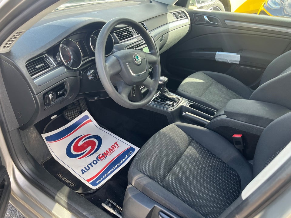 Skoda Superb 2,0 TDi 140 Comfort Combi DSG 5d