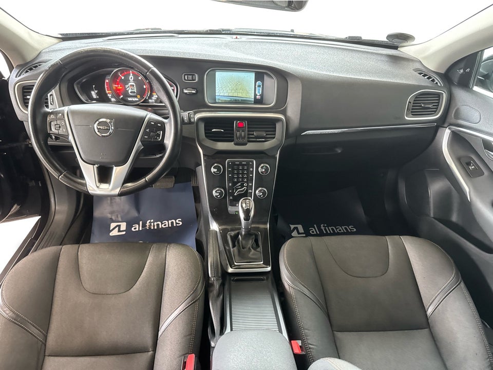 Volvo V40 CC 2,0 D3 150 Summum aut. 5d