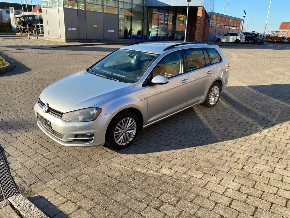VW Golf VII 1,6 TDi 105 Cup Variant BMT 5d