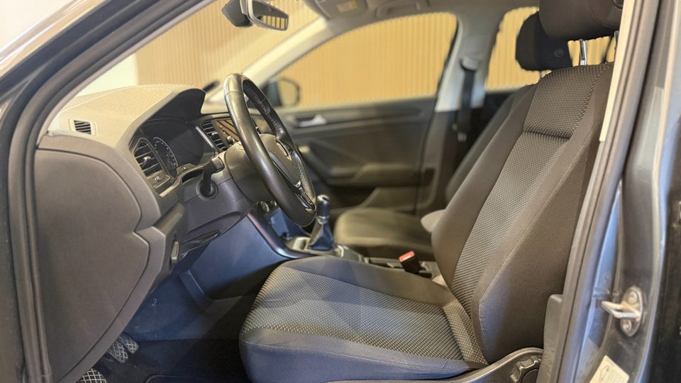 VW T-Roc 1,0 TSi 115 City 5d