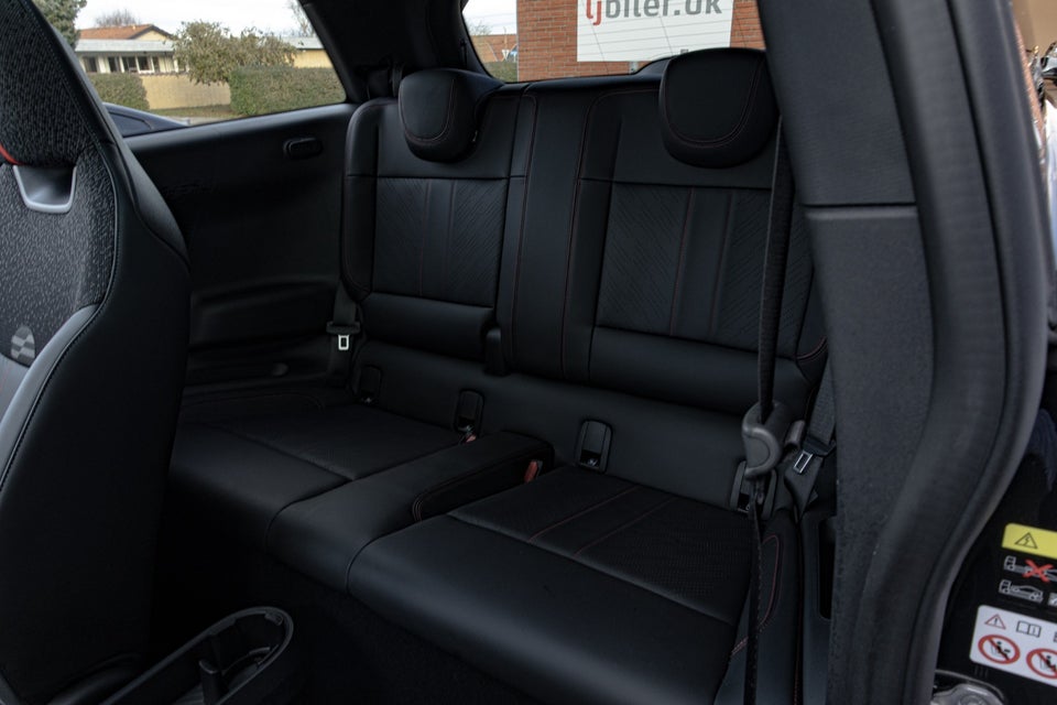 MINI Cooper E JCW Trim XL 3d