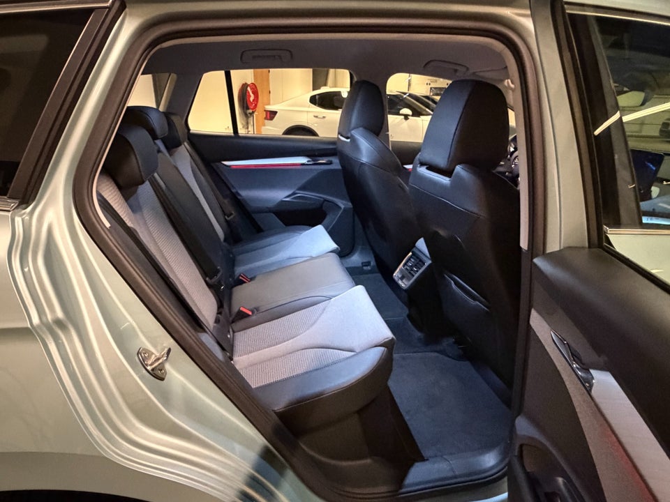 Skoda Enyaq 80 iV Loft 5d