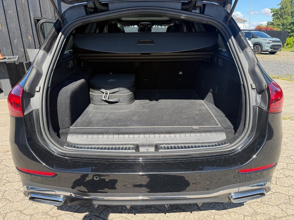 Mercedes C300 de 2,0 AMG Line stc. aut. 5d
