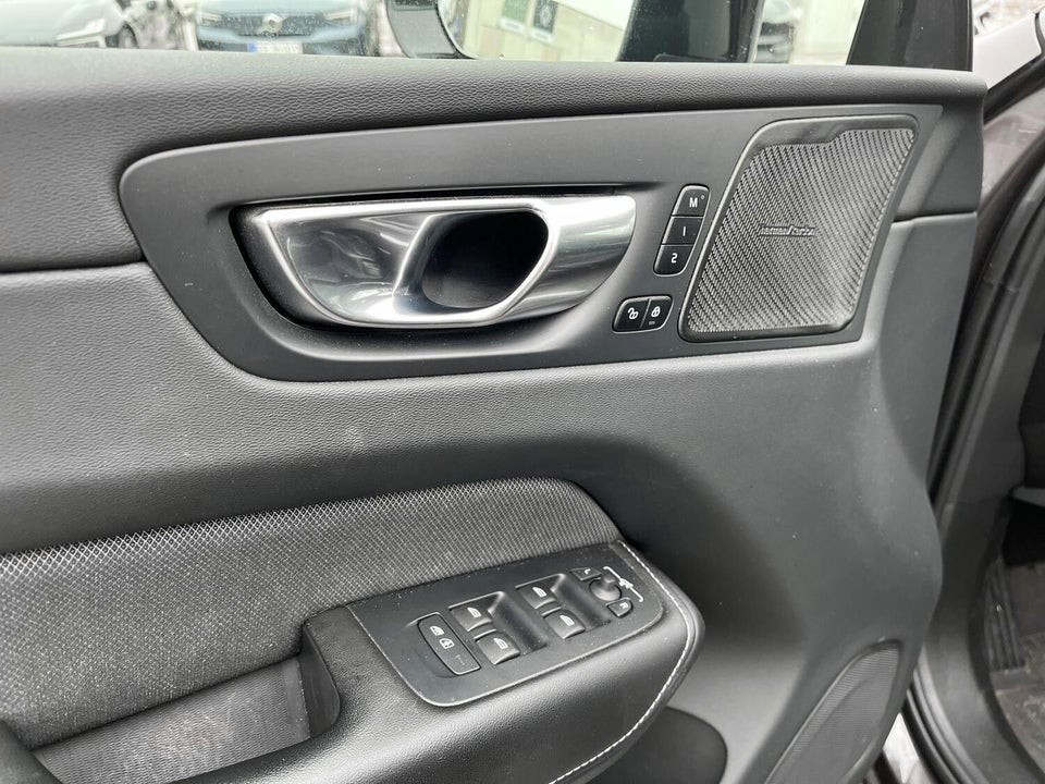 Volvo XC60 2,0 T6 ReCharge Ultimate Dark aut. AWD 5d