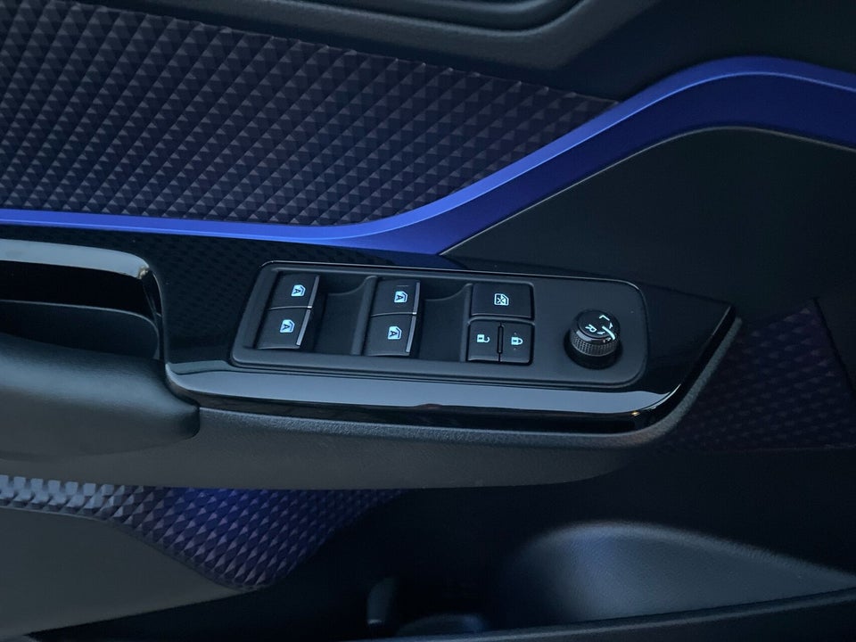 Toyota C-HR 1,8 Hybrid C-ULT CVT 5d