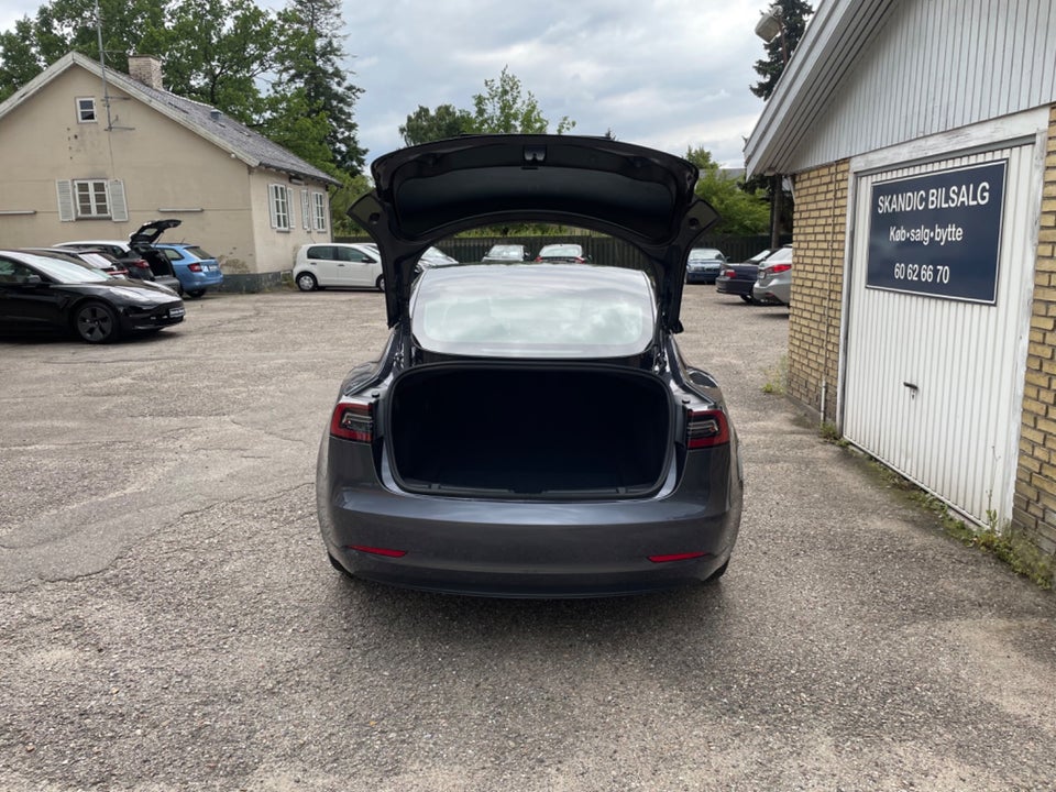 Tesla Model 3 Long Range AWD 4d