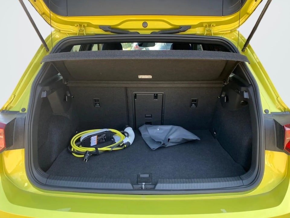 VW Golf VIII 1,4 GTE DSG 5d