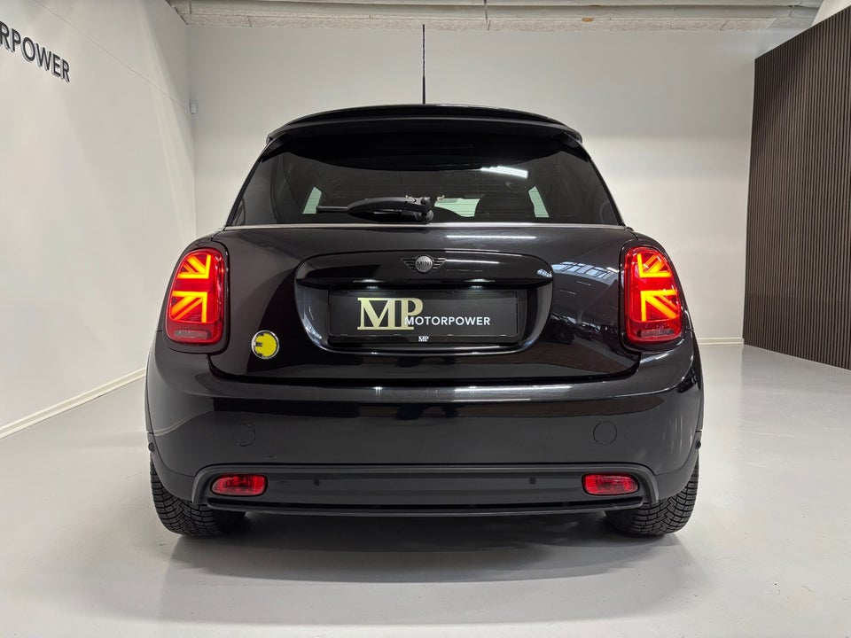 MINI Cooper SE Essential 3d