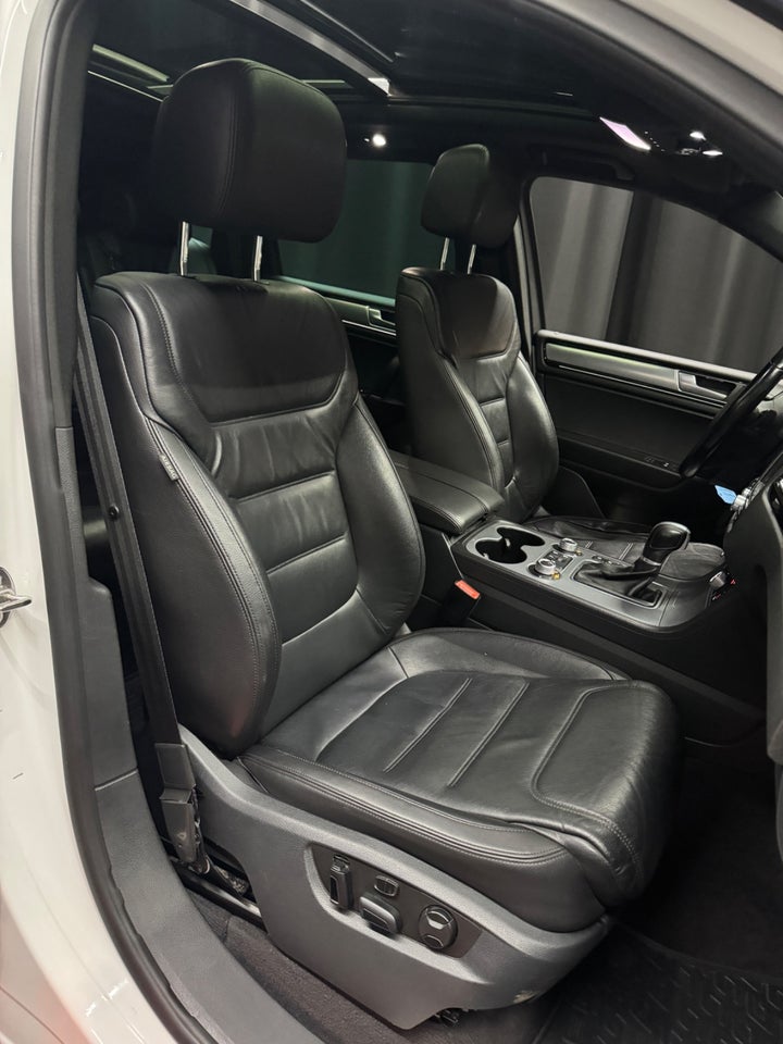 VW Touareg 3,0 V6 TDi 262 R-line Tiptr. 4Motion 5d