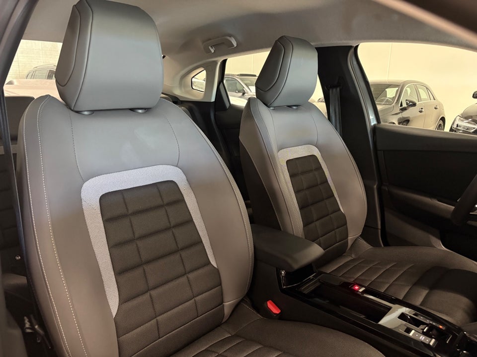 Citroën ë-C4 X 54 Plus 4d