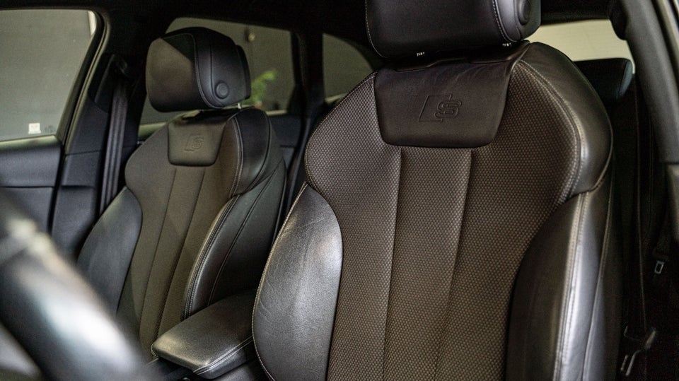 Audi A4 3,0 TDi 272 quattro Tiptr. 4d