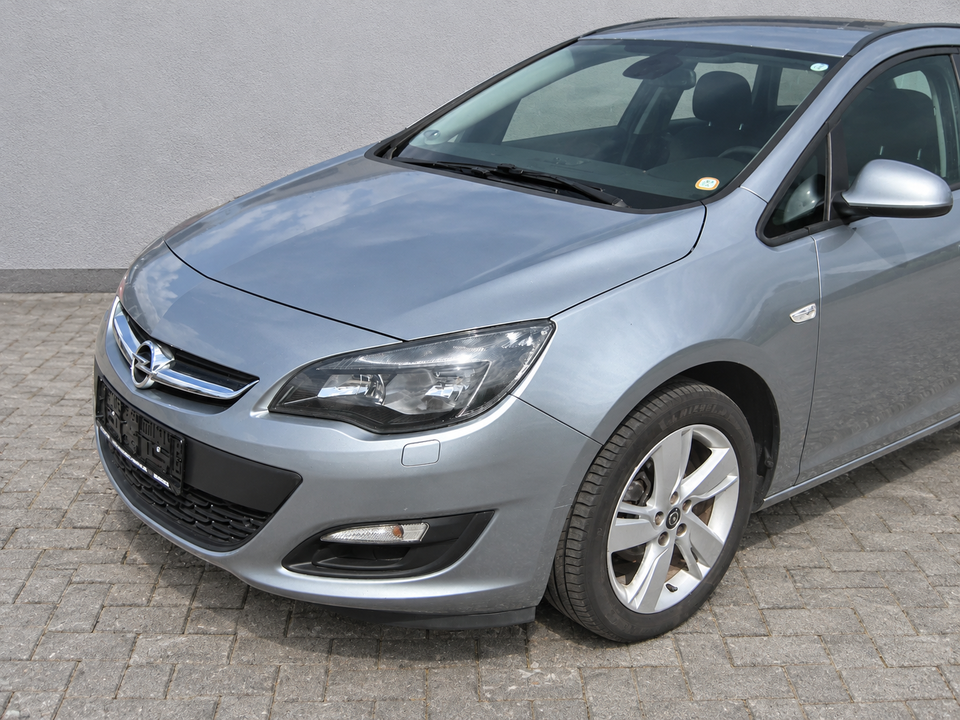 Opel Astra 1,4 T 140 Enjoy Sports Tourer 5d