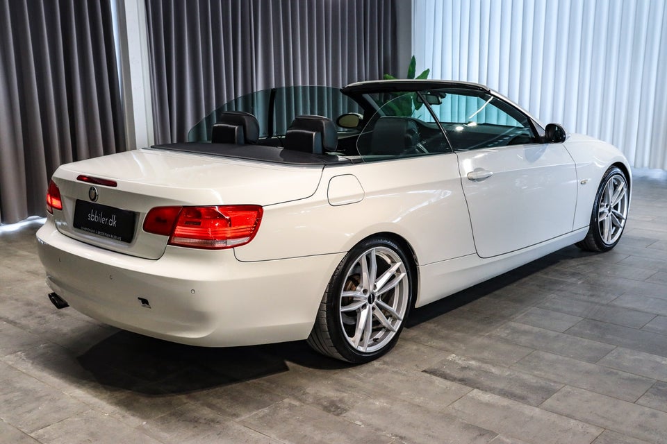 BMW 325i 3,0 Cabriolet Steptr. 2d
