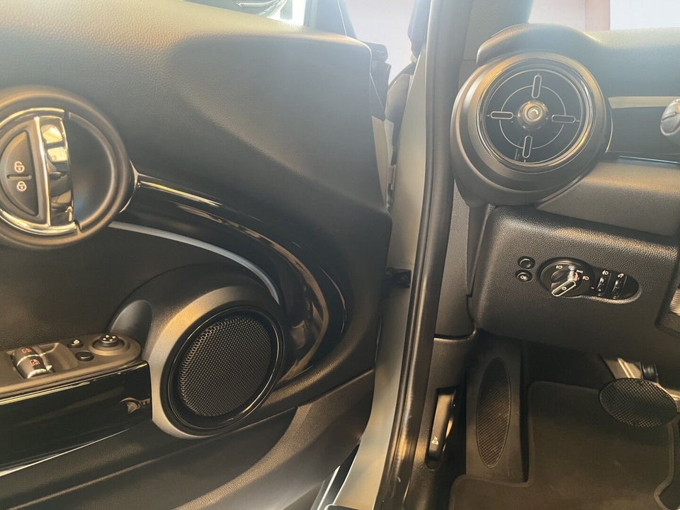 MINI Cooper SE Camden Edition 3d