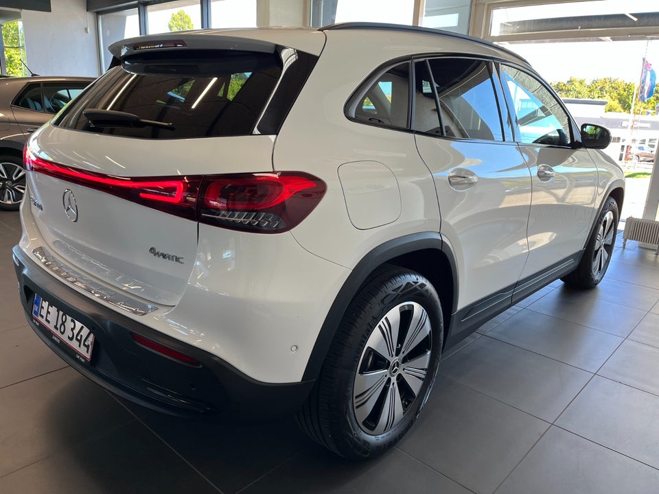 Mercedes EQA300 Progressive 4Matic 5d