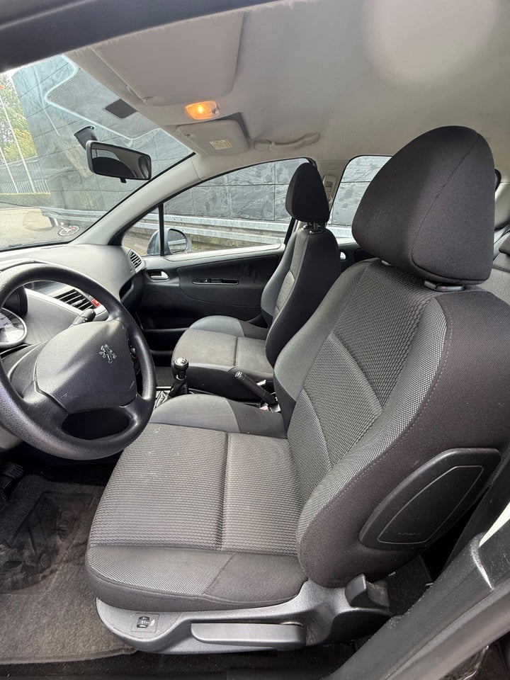Peugeot 207 1,6 HDi 90 5d