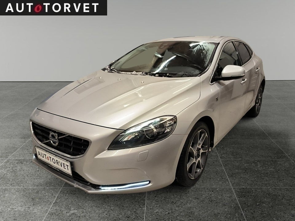 Volvo V40 2,0 D2 120 Ocean Race aut. 5d