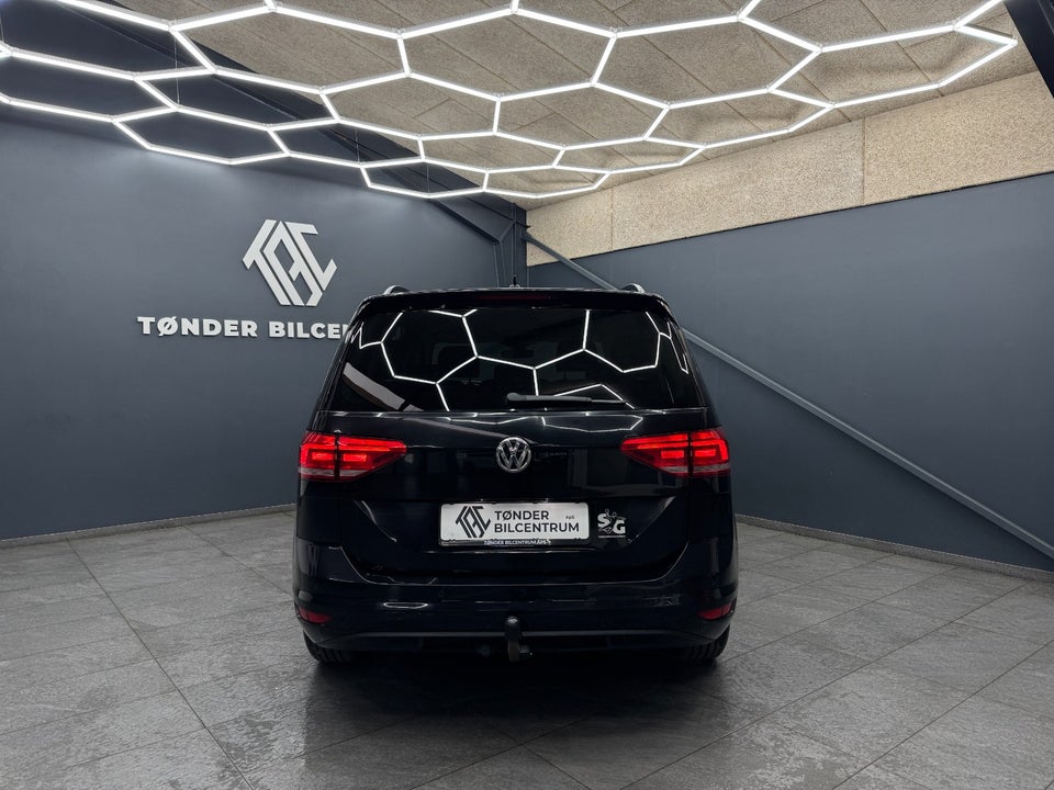 VW Touran 1,6 TDi 115 IQ.Drive 5d