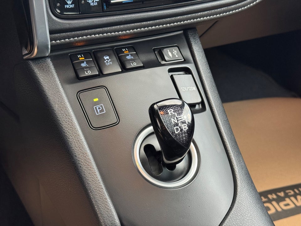 Toyota Auris 1,8 Hybrid Spirit Touring Sports CVT 5d