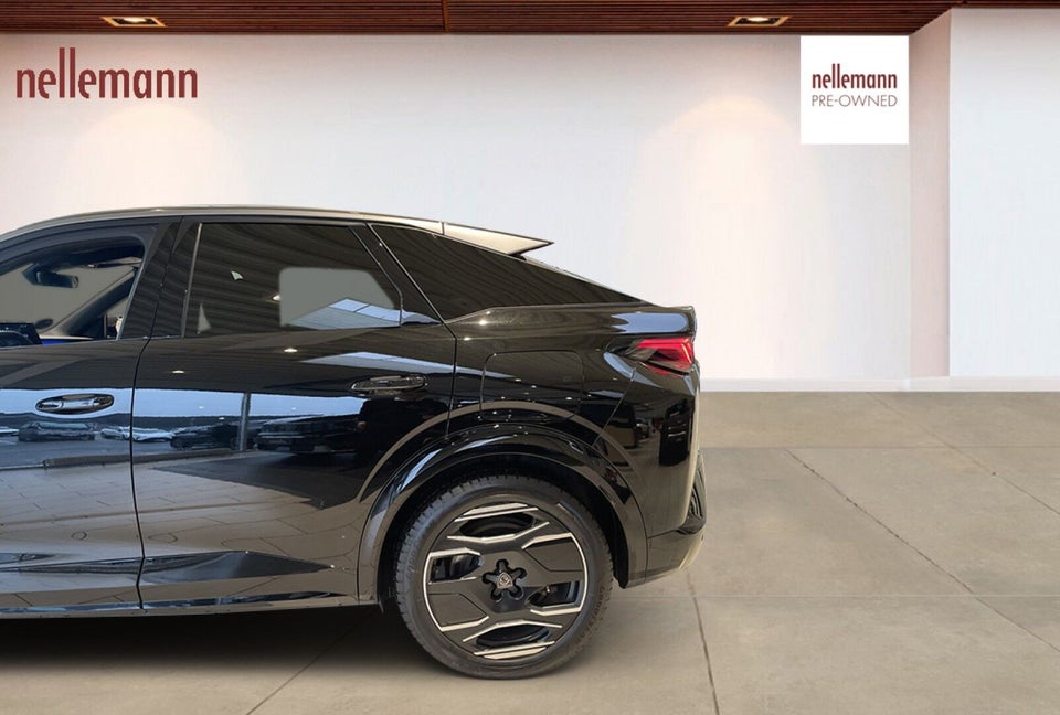 Peugeot e-3008 77 GT Pack 5d