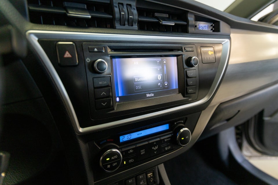 Toyota Auris 1,6 T1+ 5d
