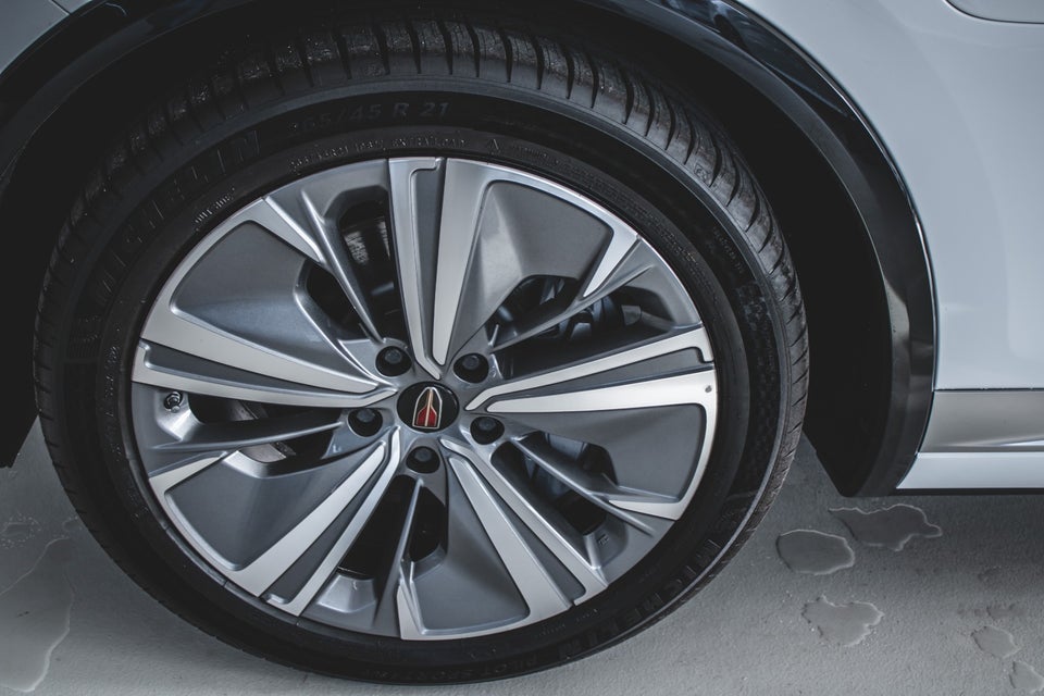 Hongqi E-HS9 99 Exclusive 5d