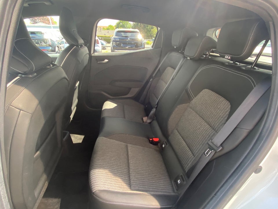 Renault Clio V 1,0 TCe 100 Intens 5d