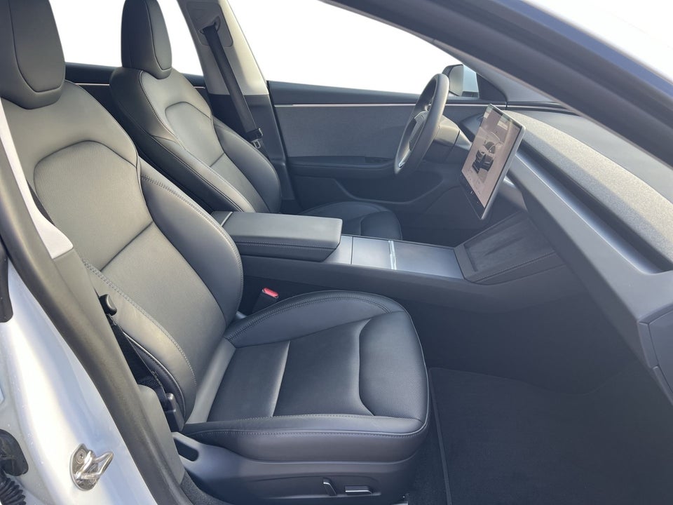 Tesla Model 3 RWD 4d