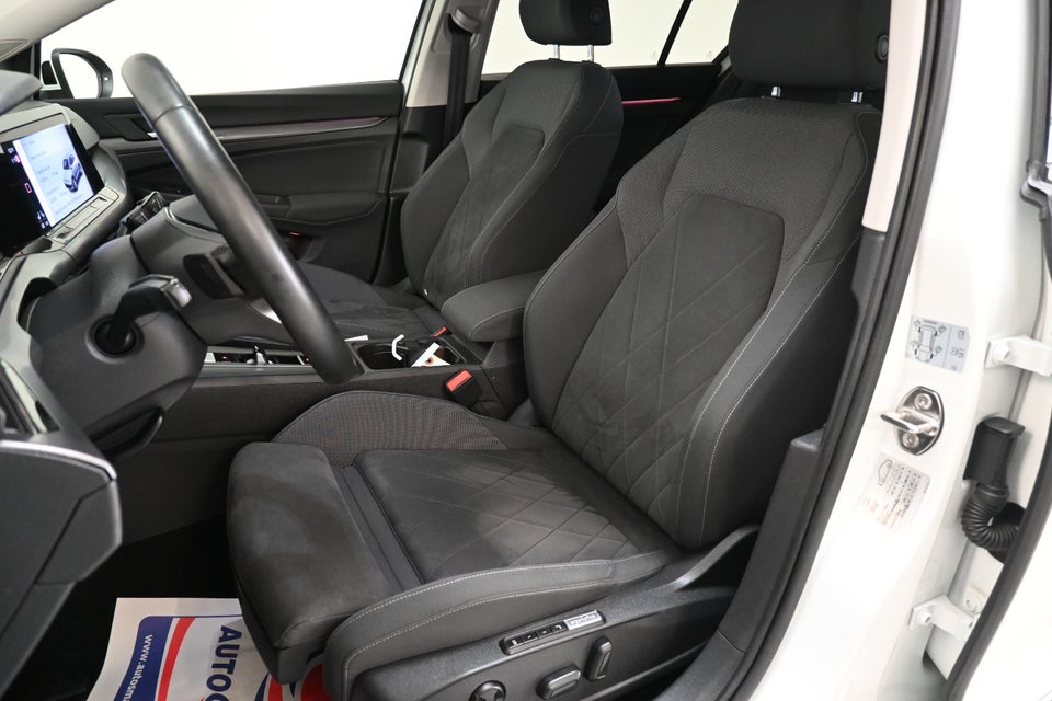 VW Golf VIII 1,4 eHybrid DSG 5d