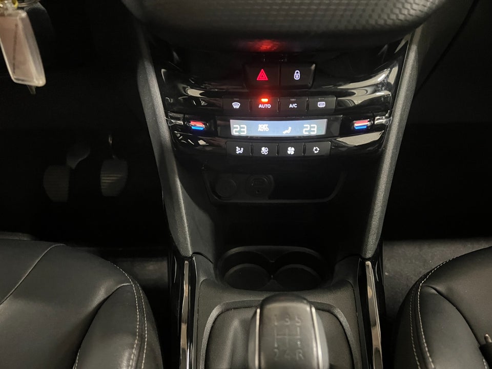 Peugeot 2008 1,6 BlueHDi 100 Allure 5d