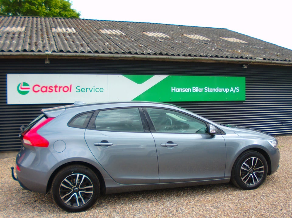 Volvo V40 2,0 D3 150 Momentum aut. 5d