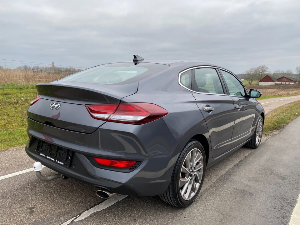 Hyundai i30 1,0 T-GDi Premium Fastback 5d
