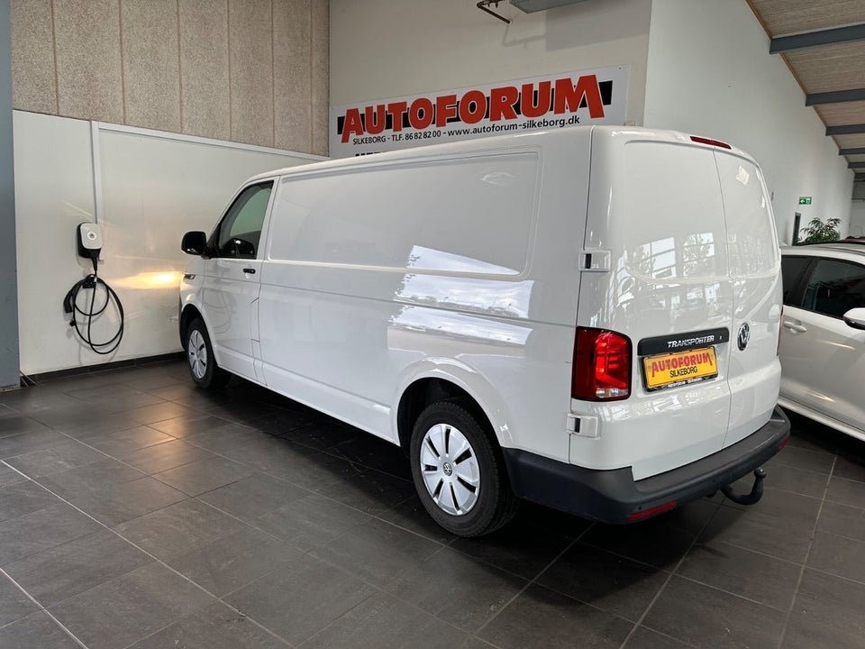 VW Transporter 2,0 TDi 150 Kassevogn lang