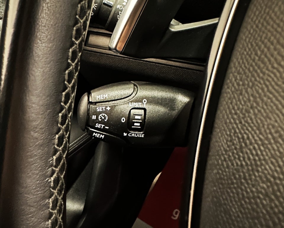 Peugeot 3008 1,6 PureTech 180 Allure EAT8 5d