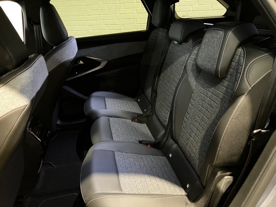 Peugeot e-5008 77 Allure 7prs 5d
