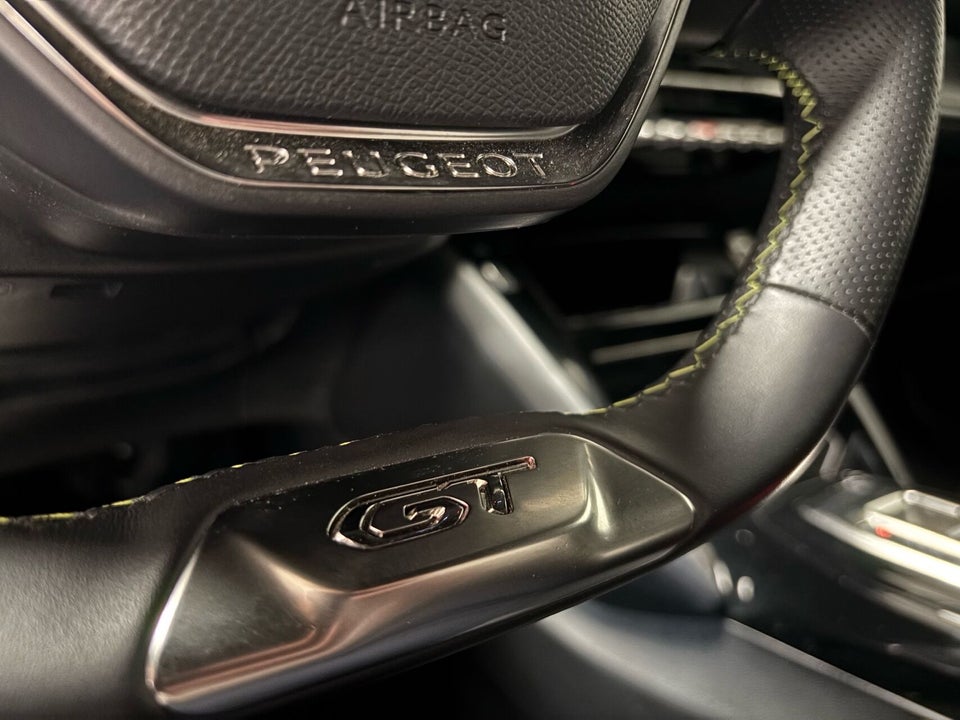 Peugeot e-208 50 GT 5d