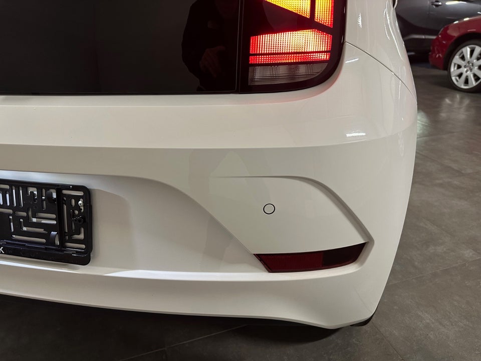 VW Up! 1,0 MPi 60 White Style 5d