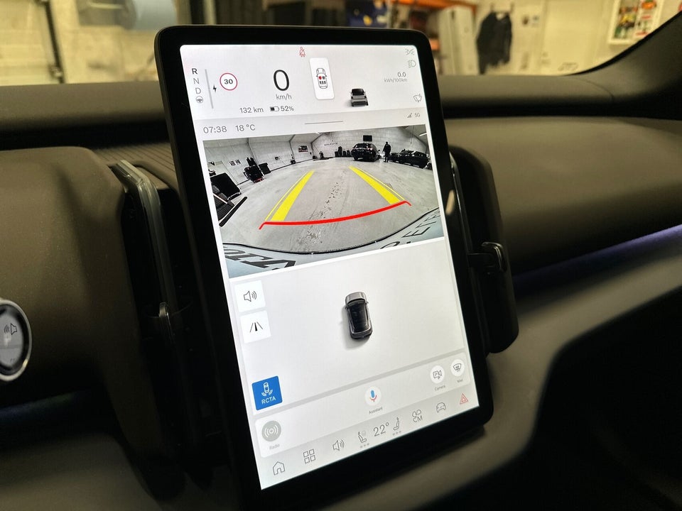 Volvo EX30 Standard Range Plus 5d