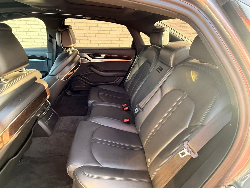 Audi A8 3,0 TDi 258 quattro Tiptr. lang 4d