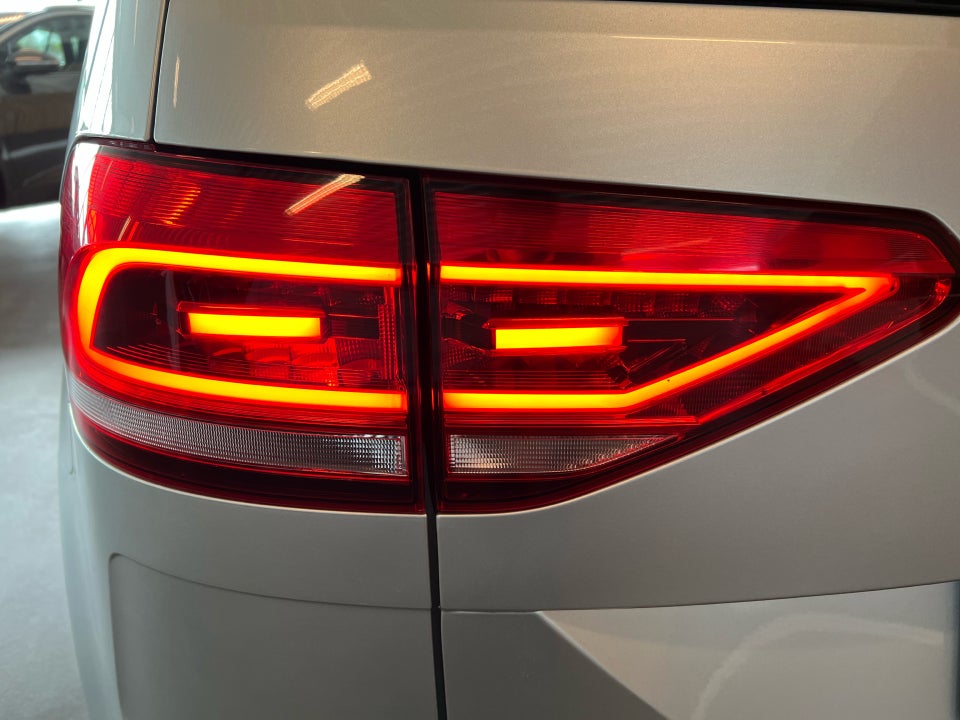 VW Touran 1,8 TSi 180 Highline DSG 7prs 5d