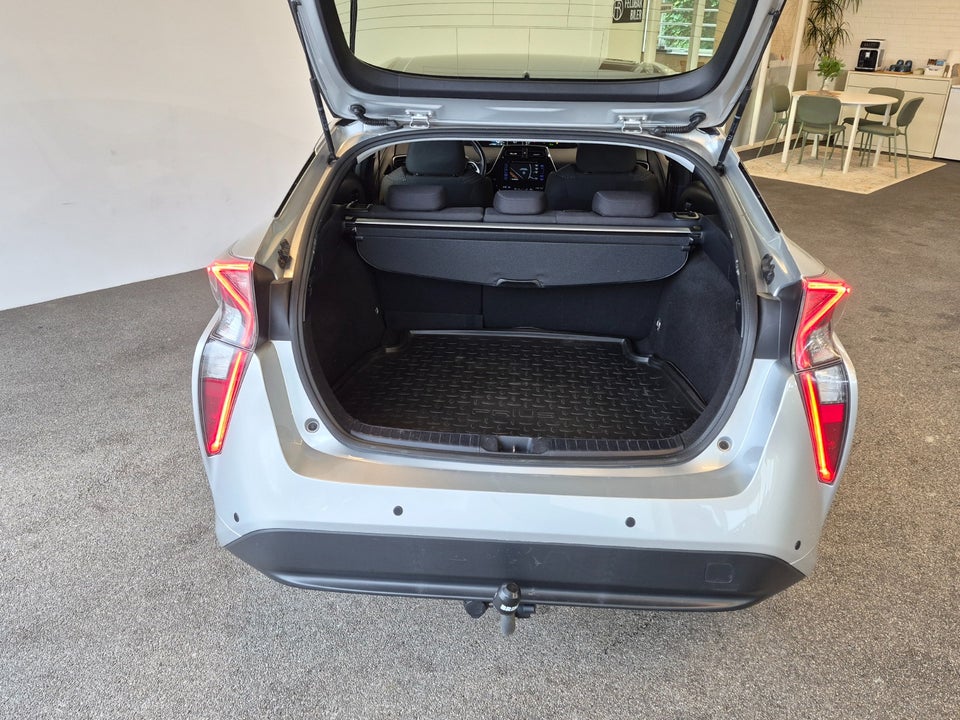 Toyota Prius 1,8 Hybrid H3 CVT 5d