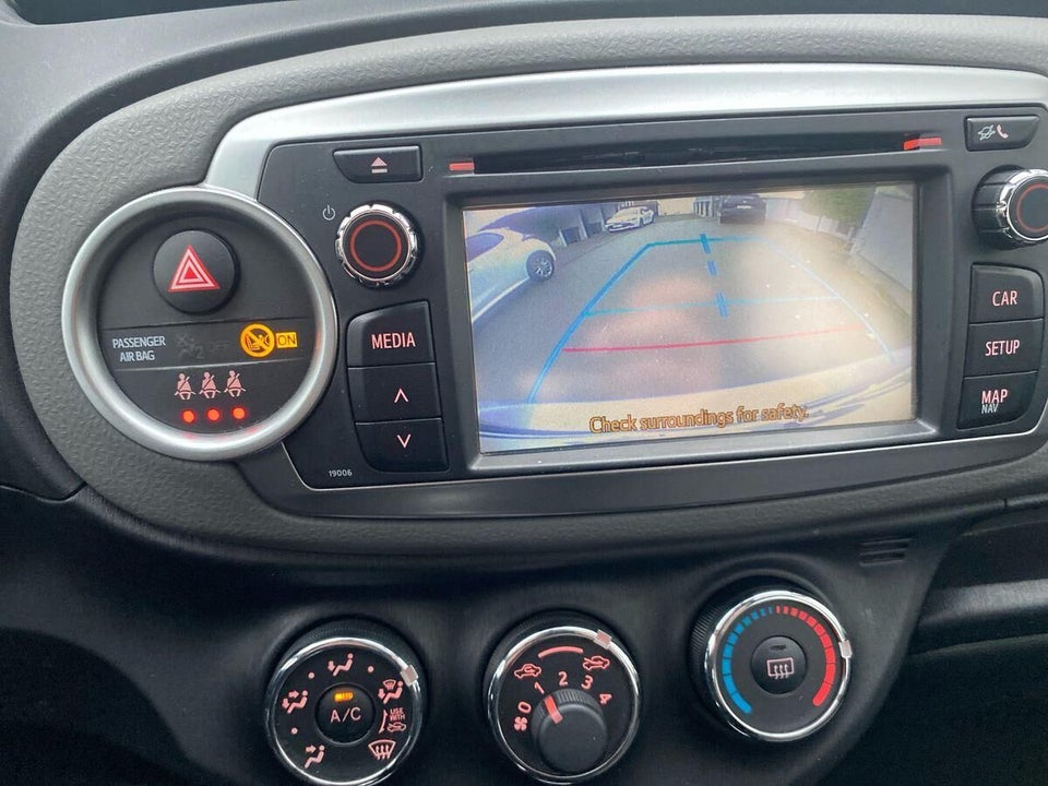 Toyota Yaris 1,3 VVT-i T2 5d