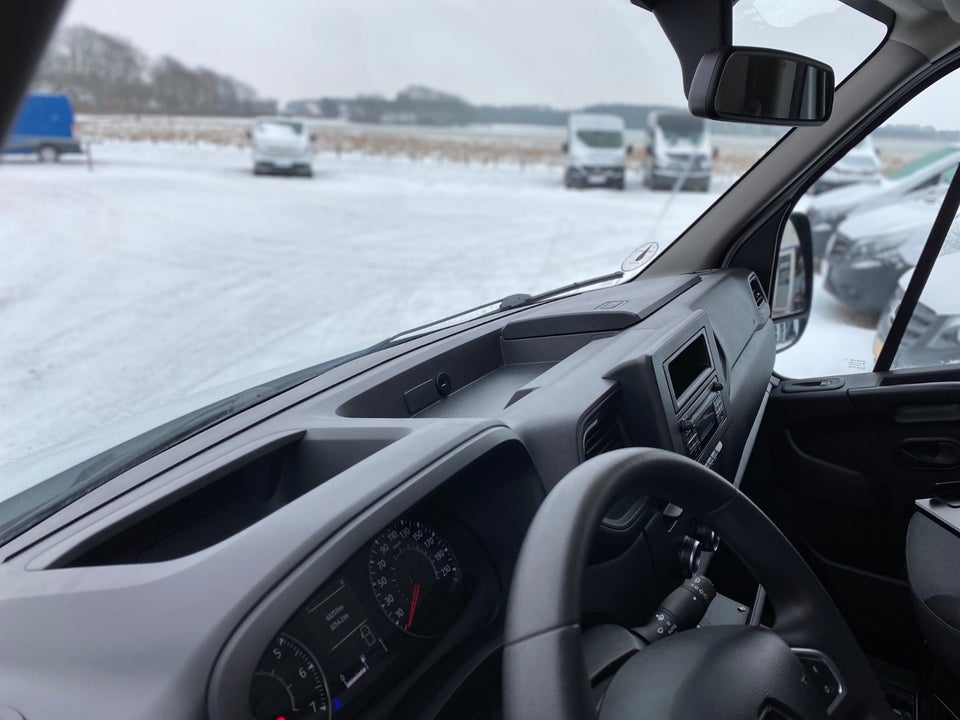 Renault Master IV T33 2,3 dCi 150 L2H2 Kassevogn